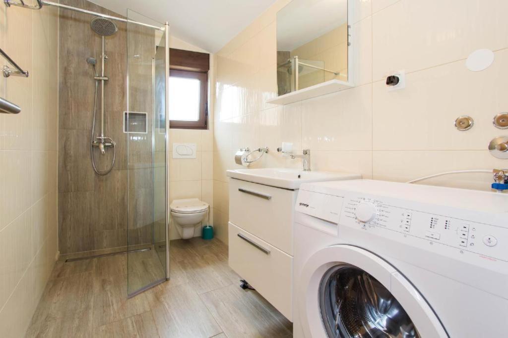 Villa Patricija-Apartmani Porec Esterno foto